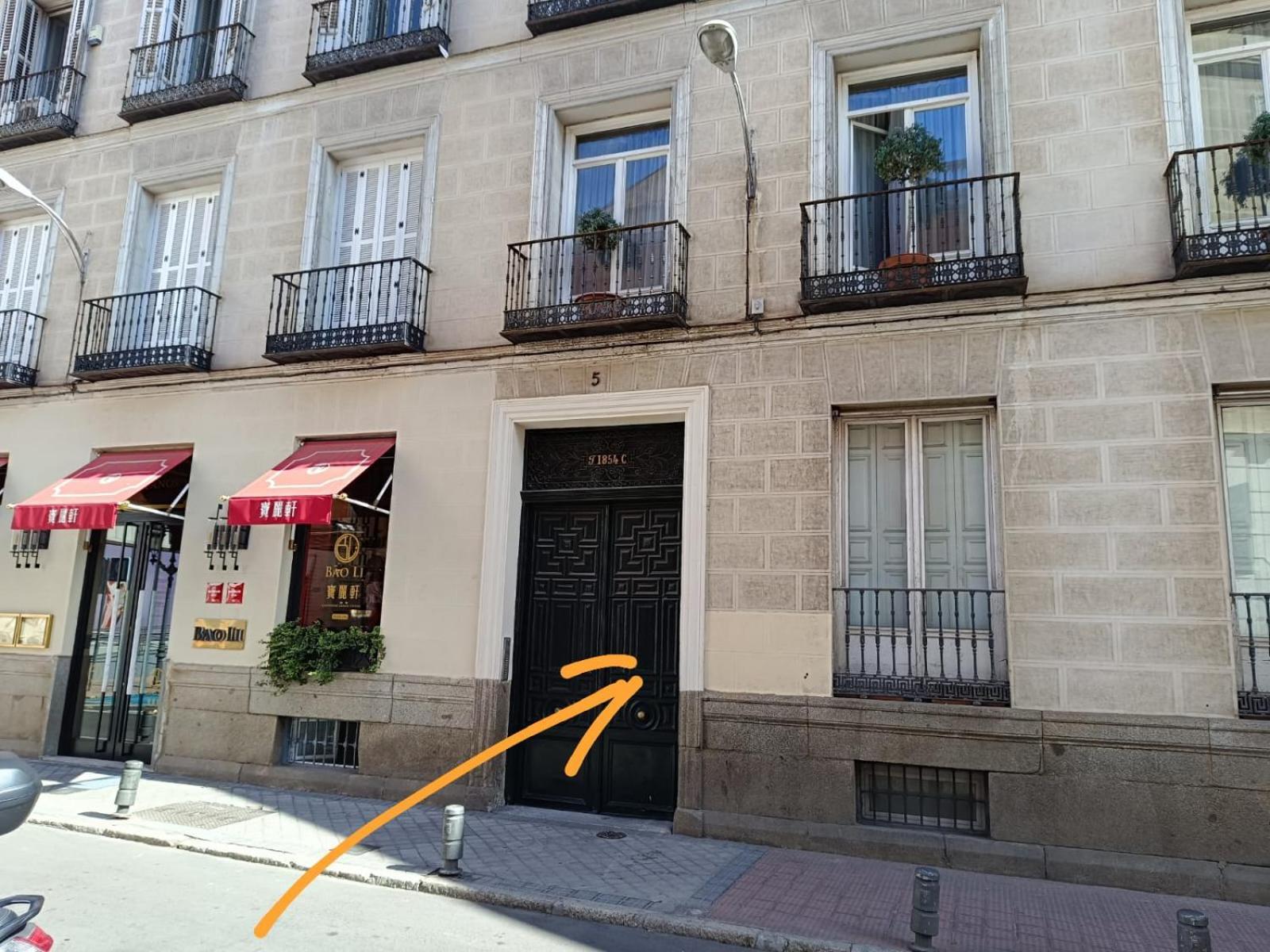 Hostel Latimoamericano Masculino Madrid Bagian luar foto